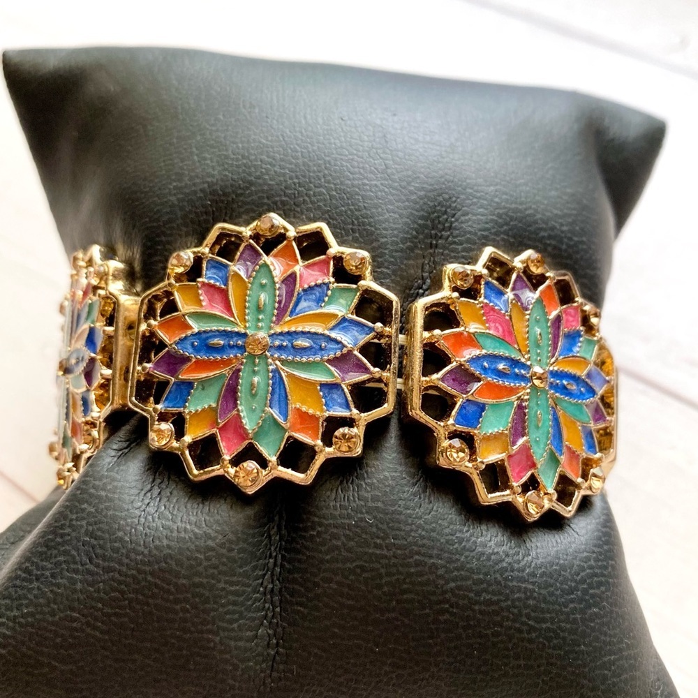 Gold Art Deco  stretch Bracelet